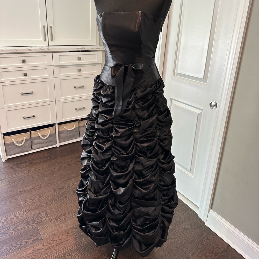 Jessica McClintock Black Strapless Ruched Gown